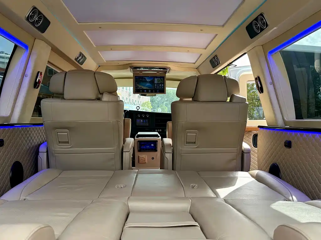 GMC Savana