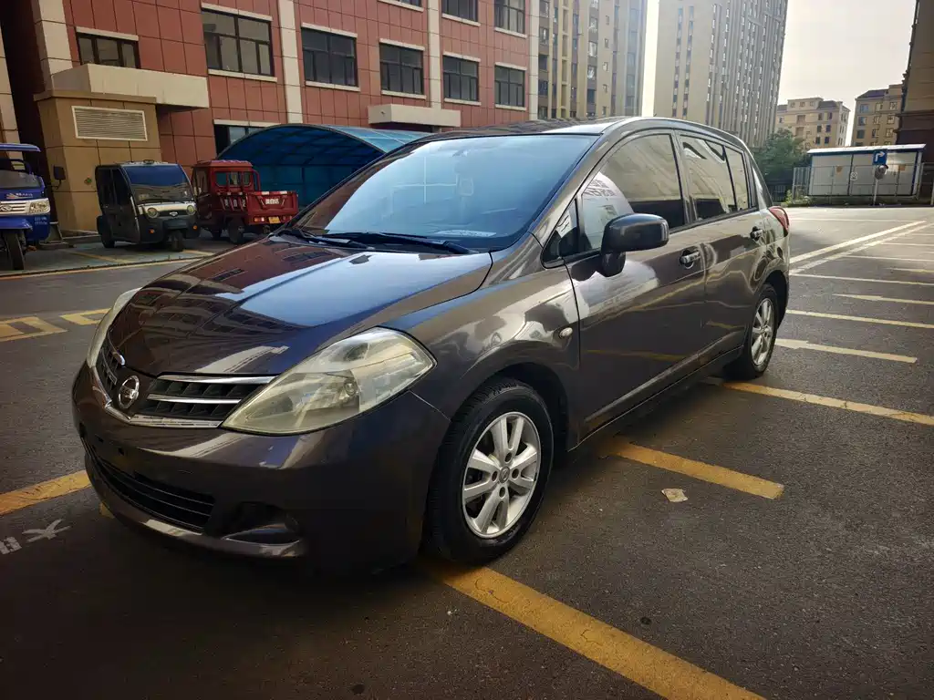 Nissan Tiida