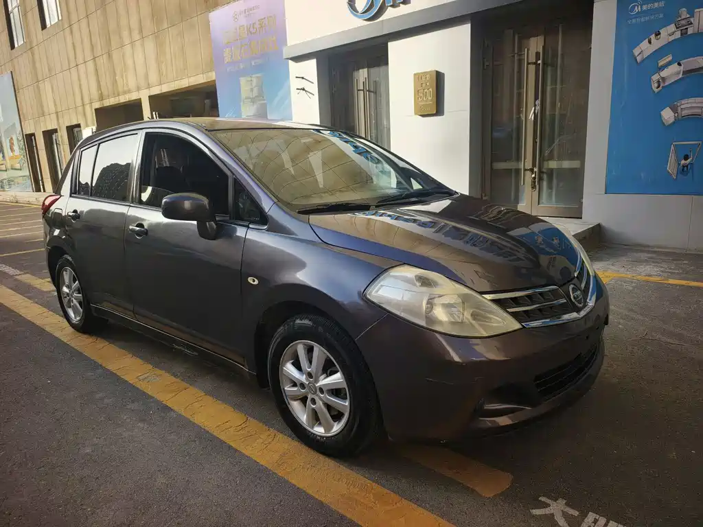 Nissan Tiida