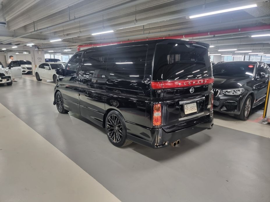 Nissan Elgrand