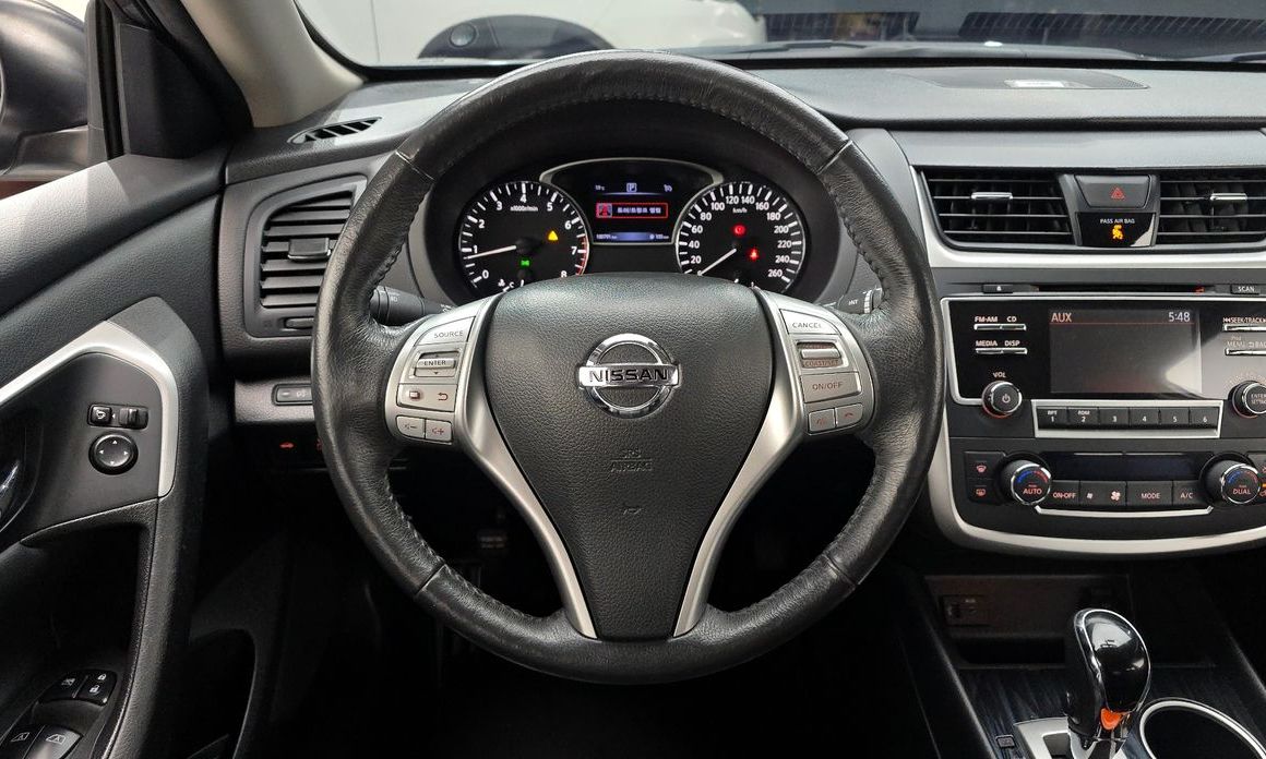 Nissan Altima