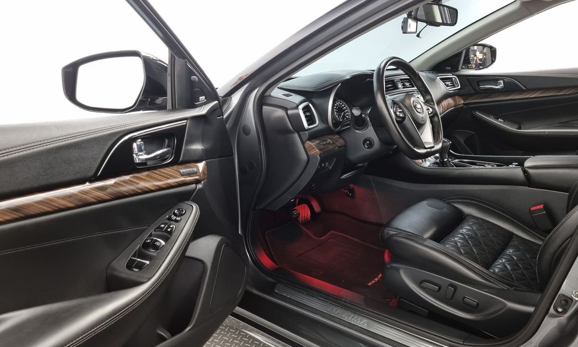 Nissan Maxima