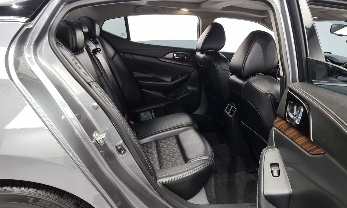 Nissan Maxima