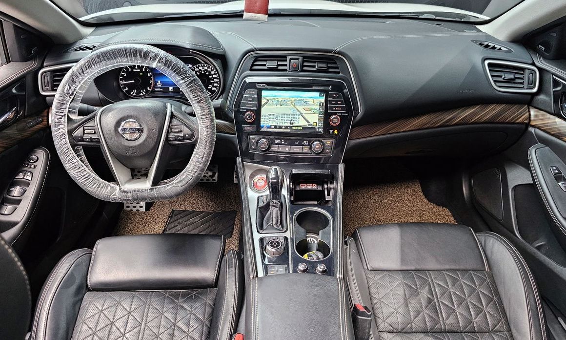 Nissan Maxima