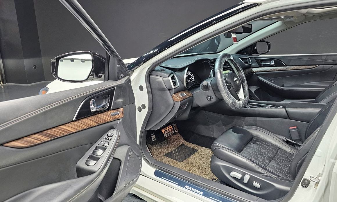 Nissan Maxima