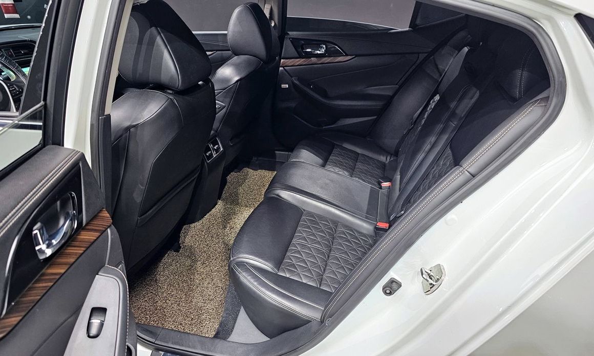 Nissan Maxima