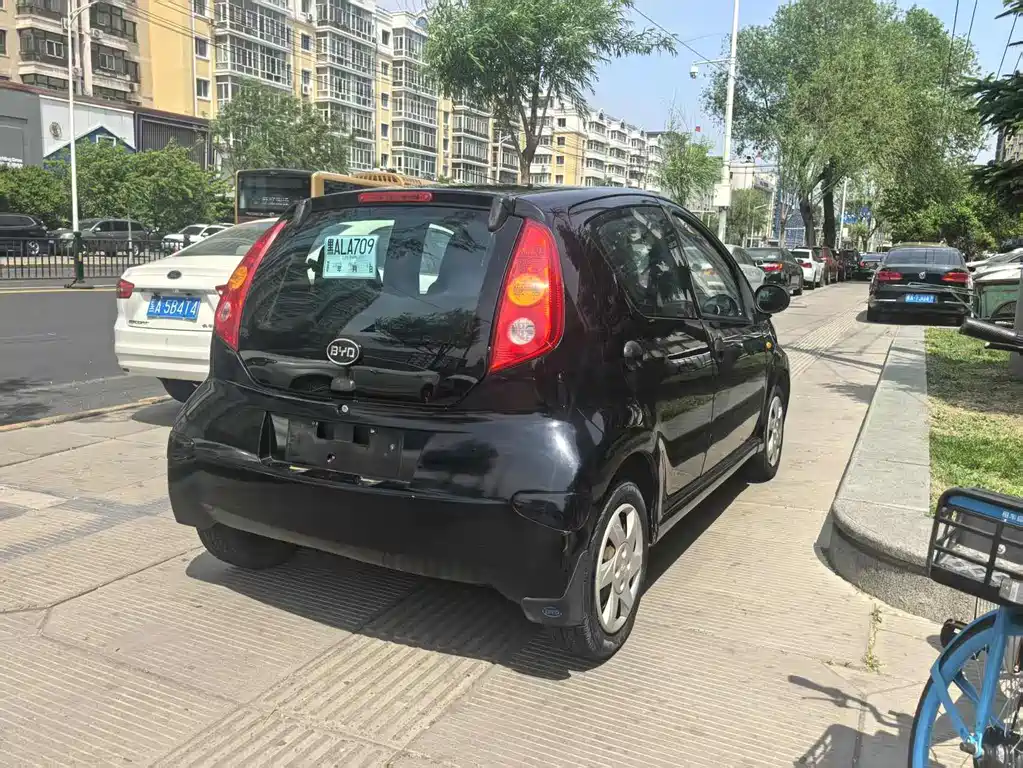 BYD F0