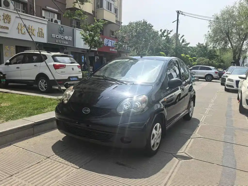 BYD F0