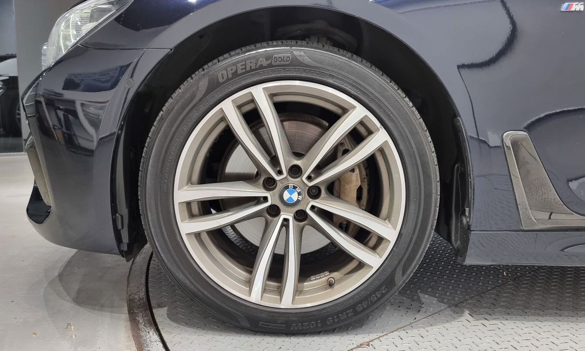 BMW 7-Series