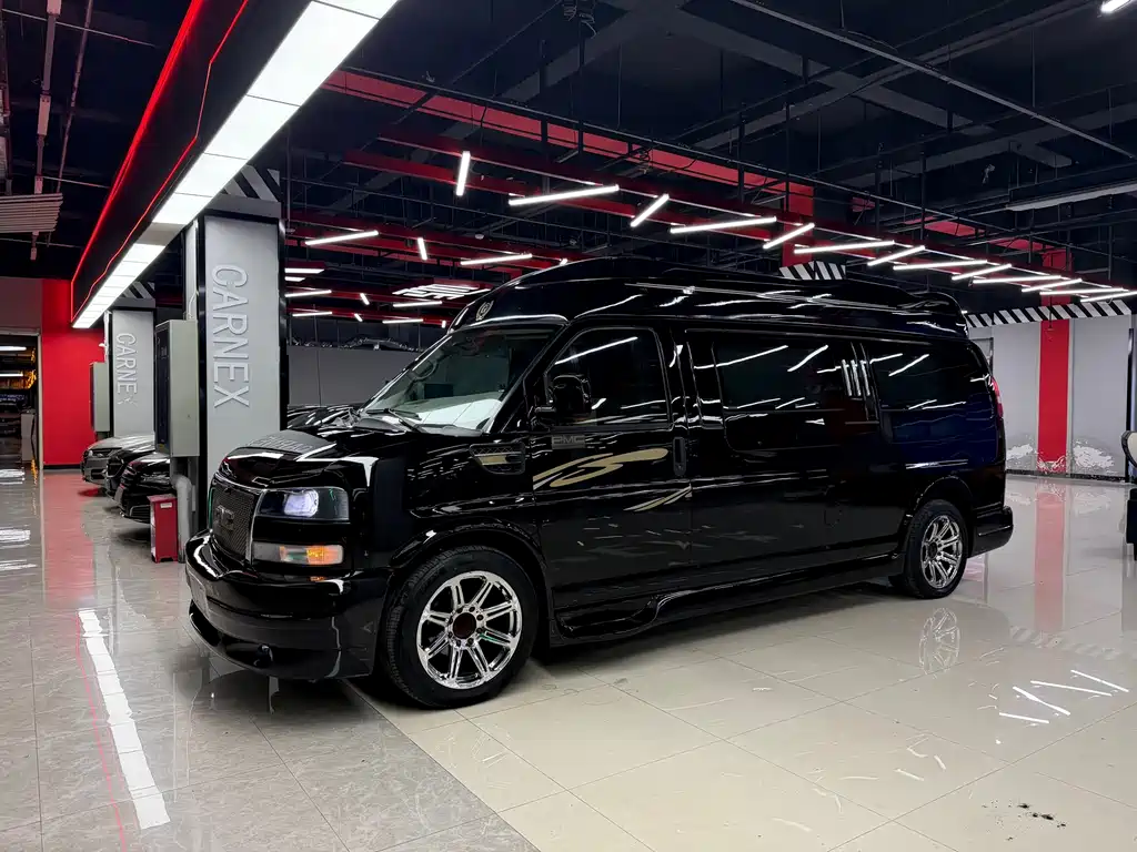 GMC Savana