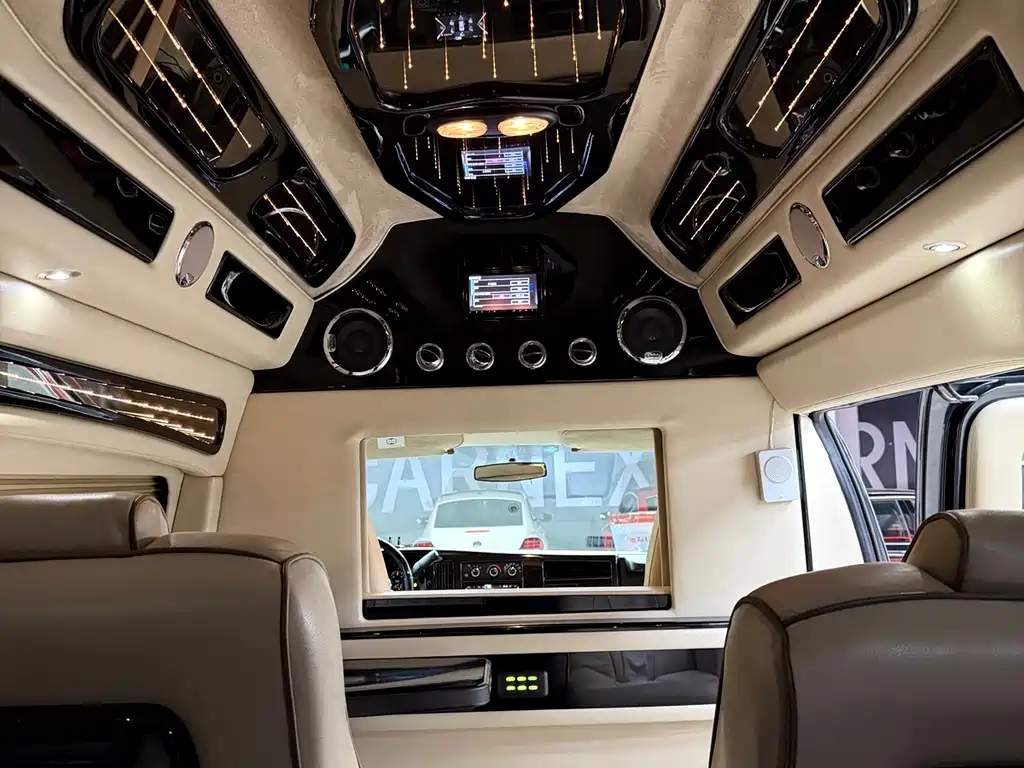 GMC Savana