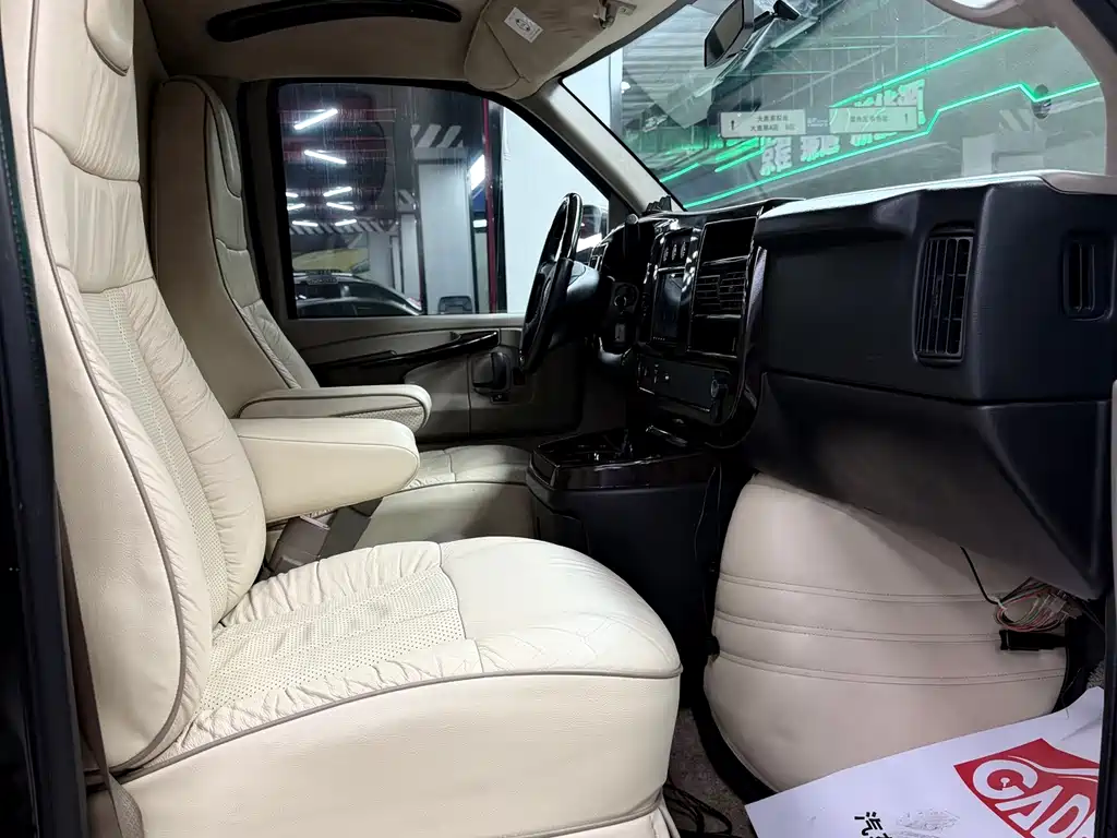 GMC Savana