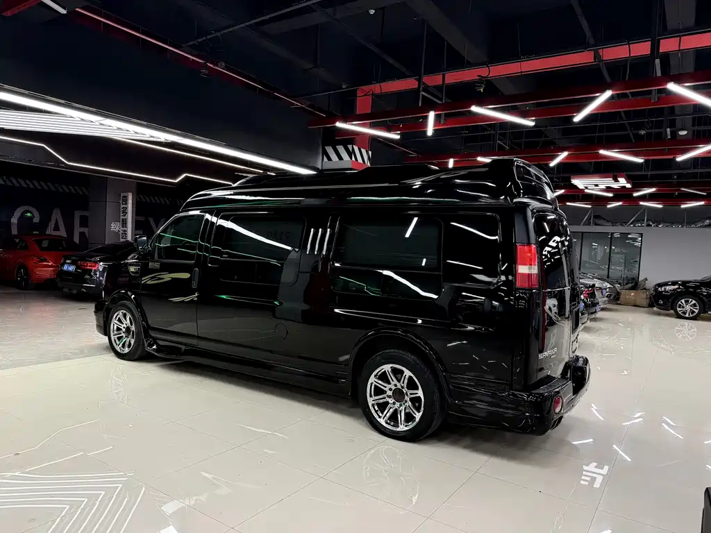 GMC Savana