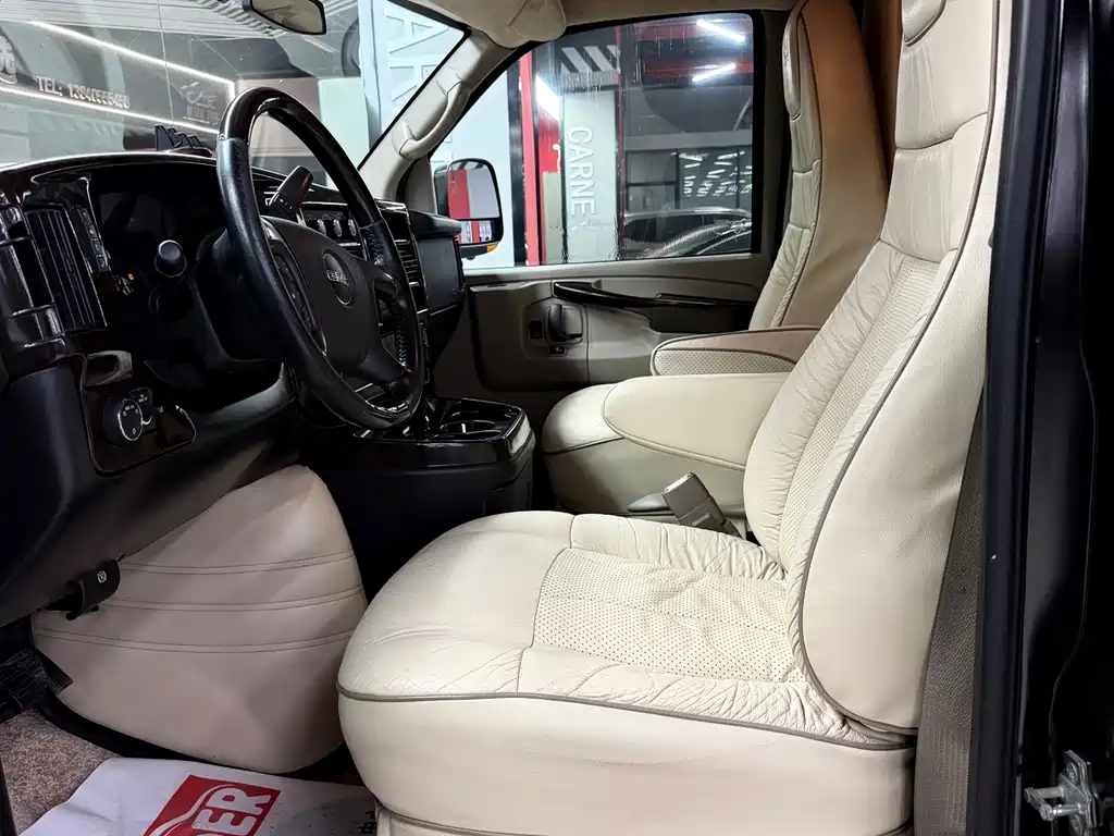 GMC Savana