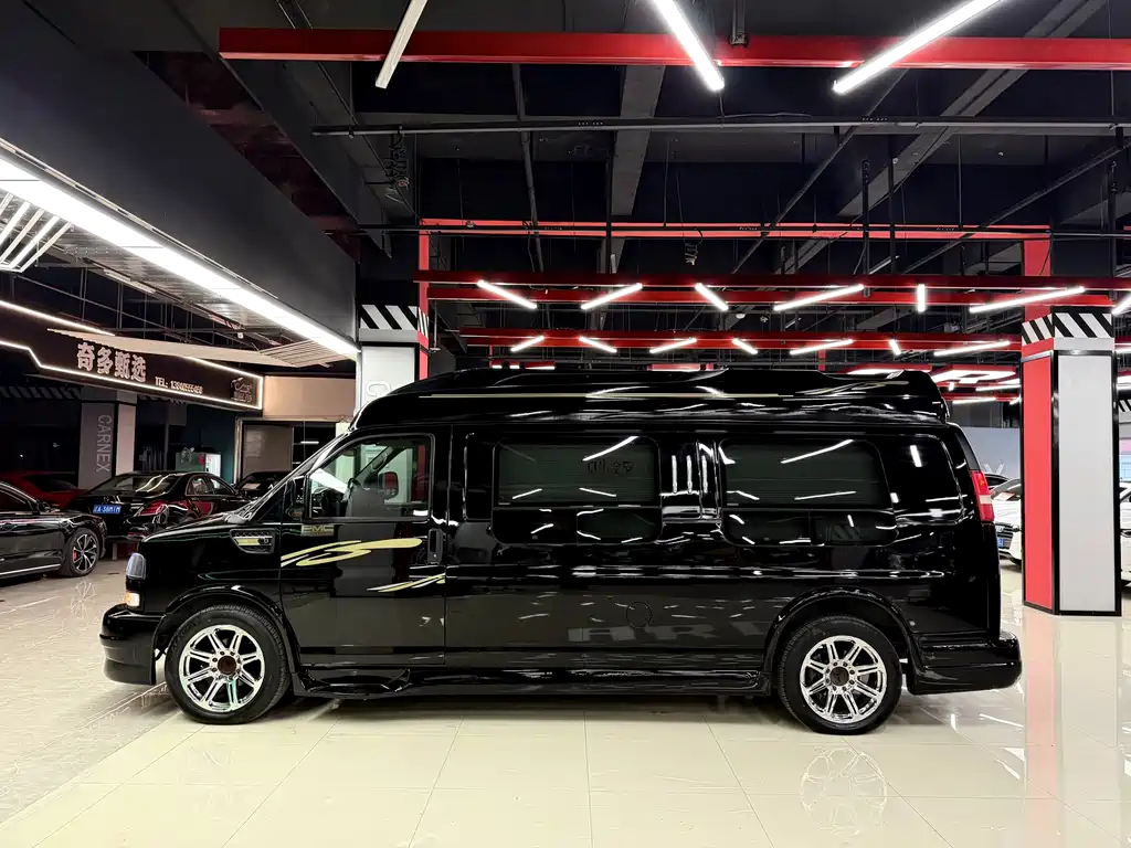 GMC Savana