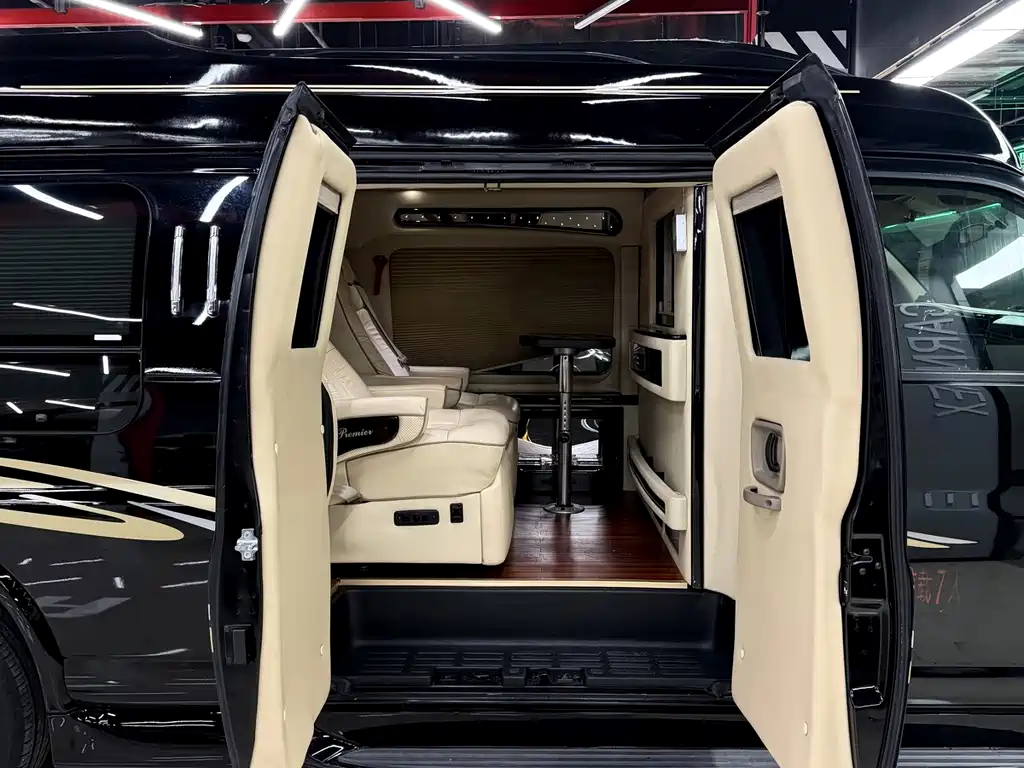 GMC Savana