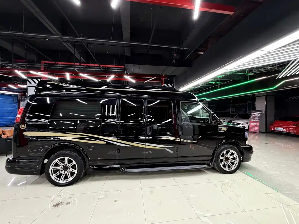 GMC Savana