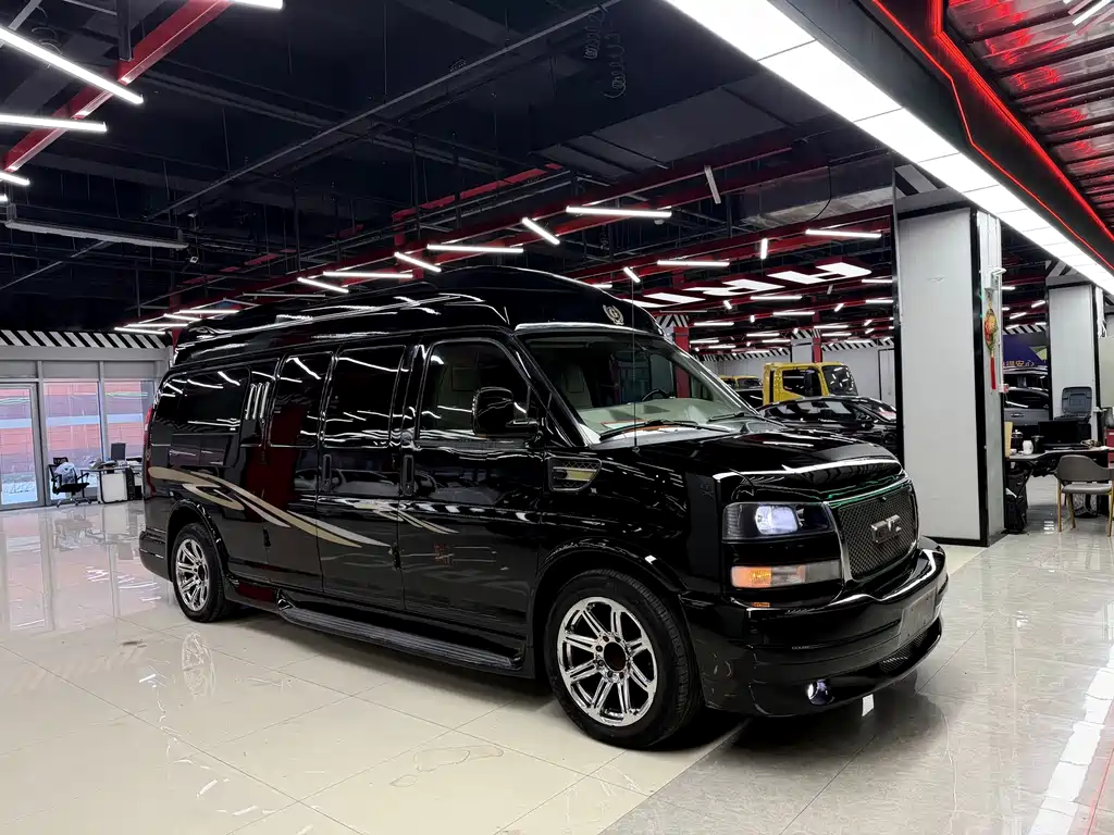 GMC Savana
