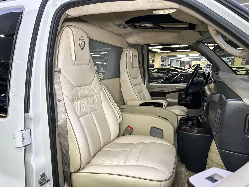 GMC Savana