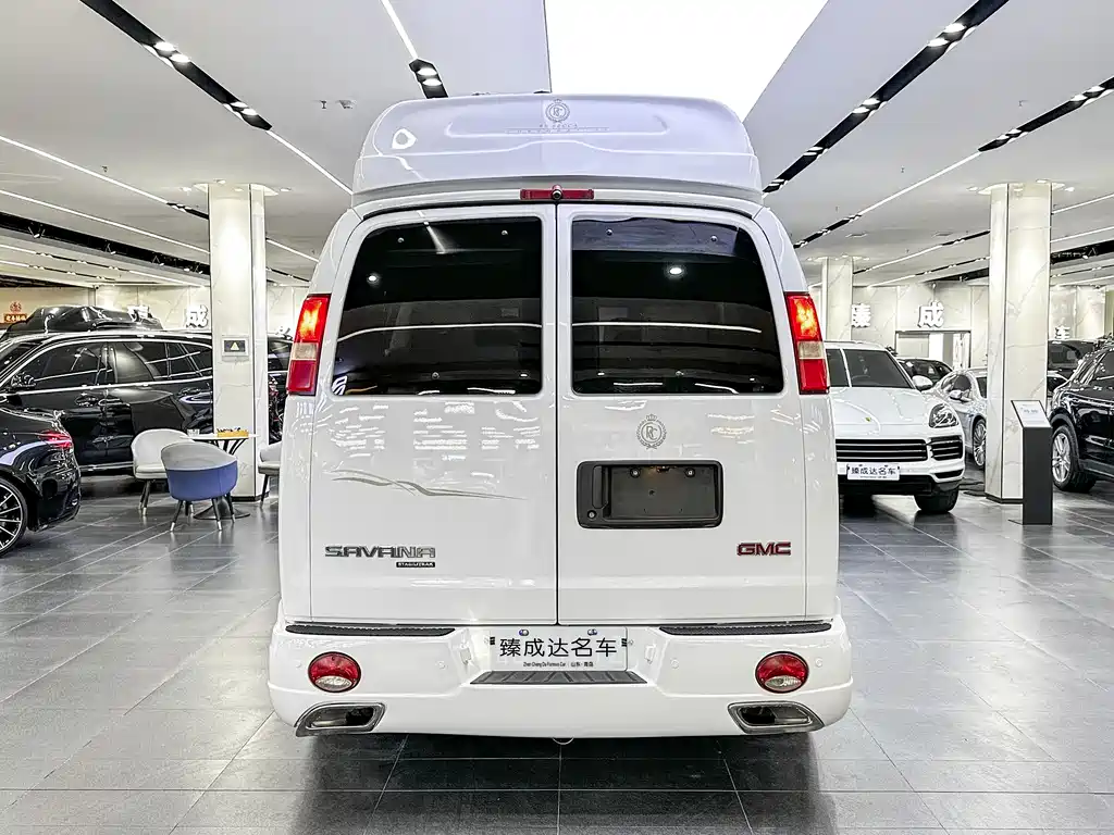 GMC Savana