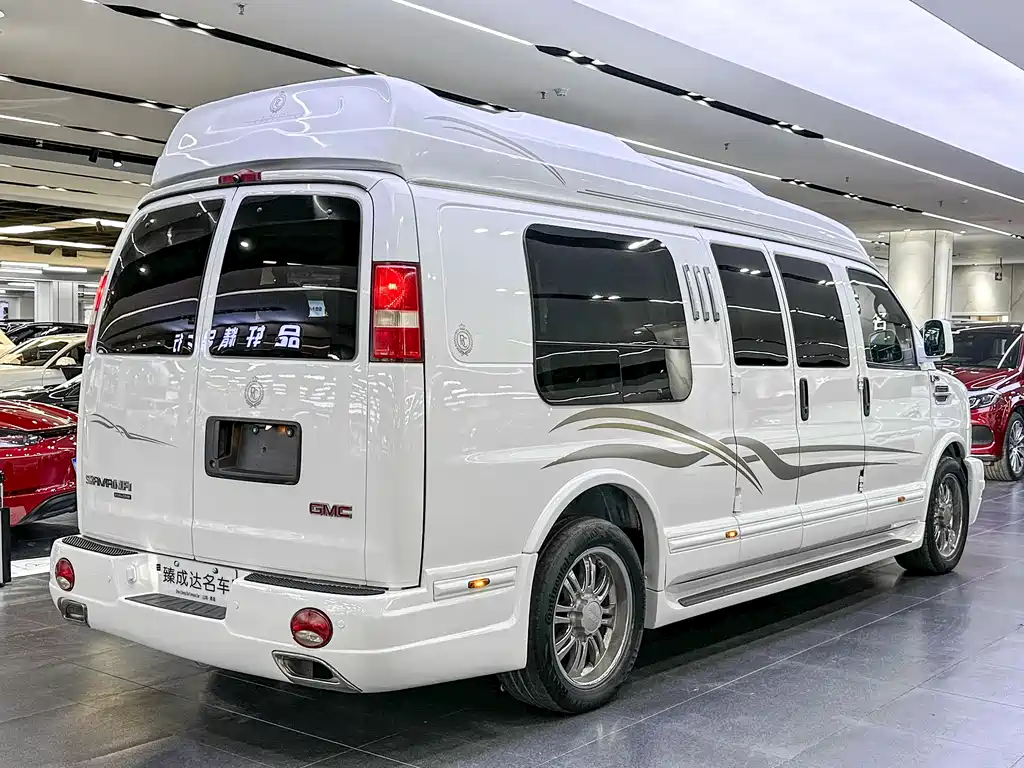 GMC Savana