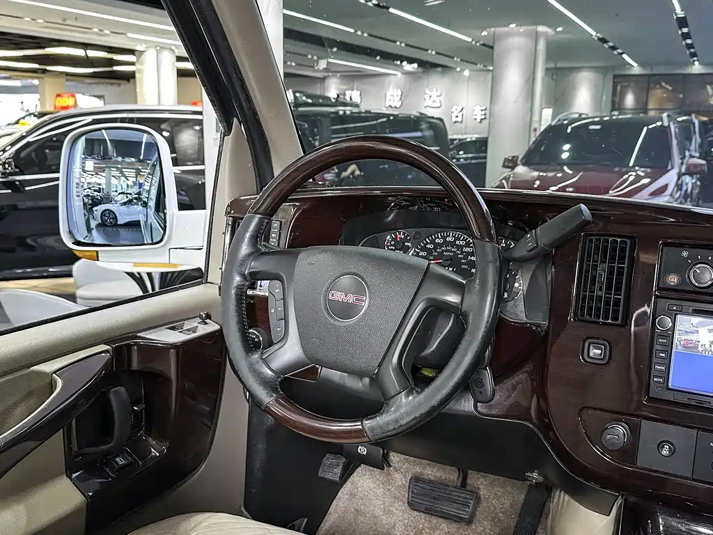 GMC Savana