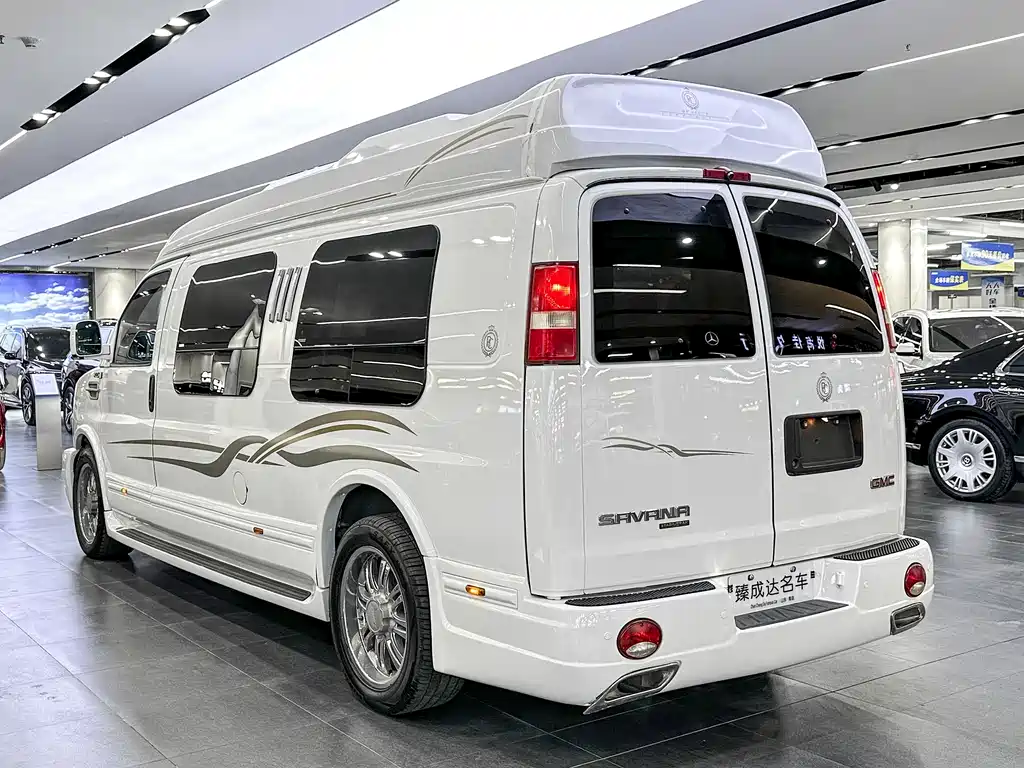 GMC Savana