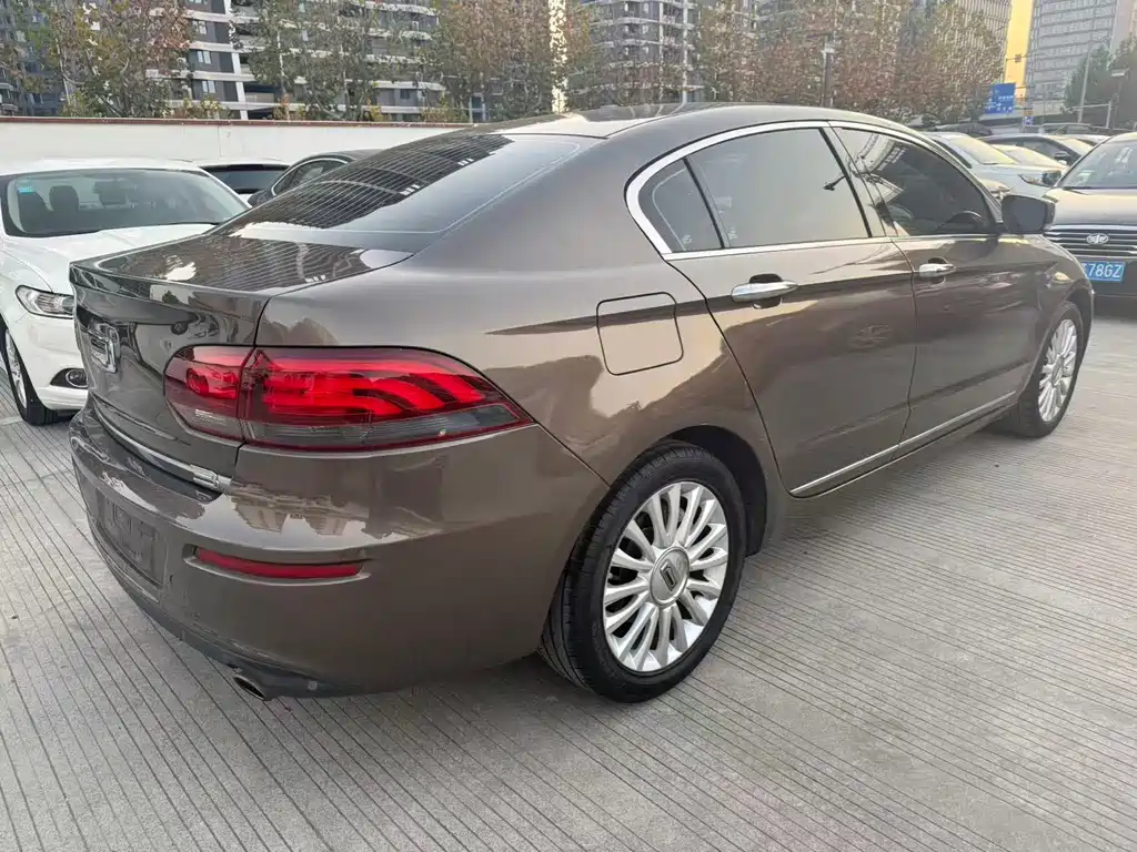 Qoros Qoros 3