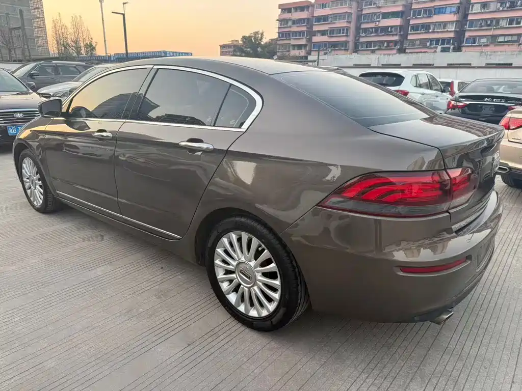 Qoros Qoros 3