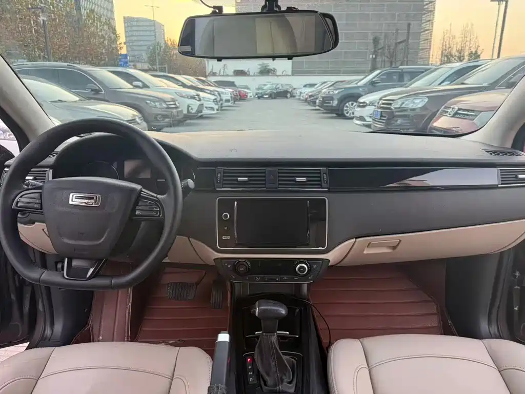 Qoros Qoros 3
