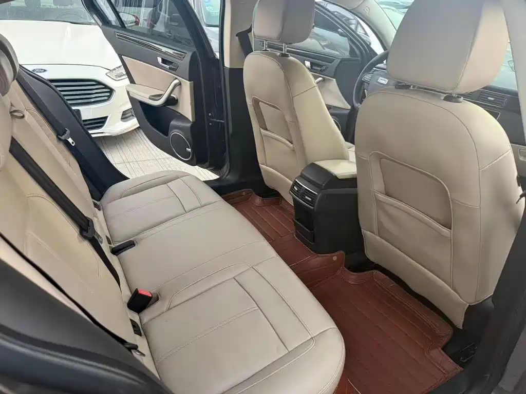 Qoros Qoros 3