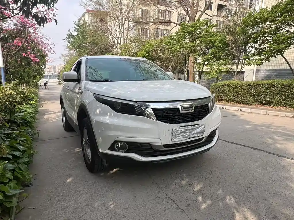 Qoros Qoros 5