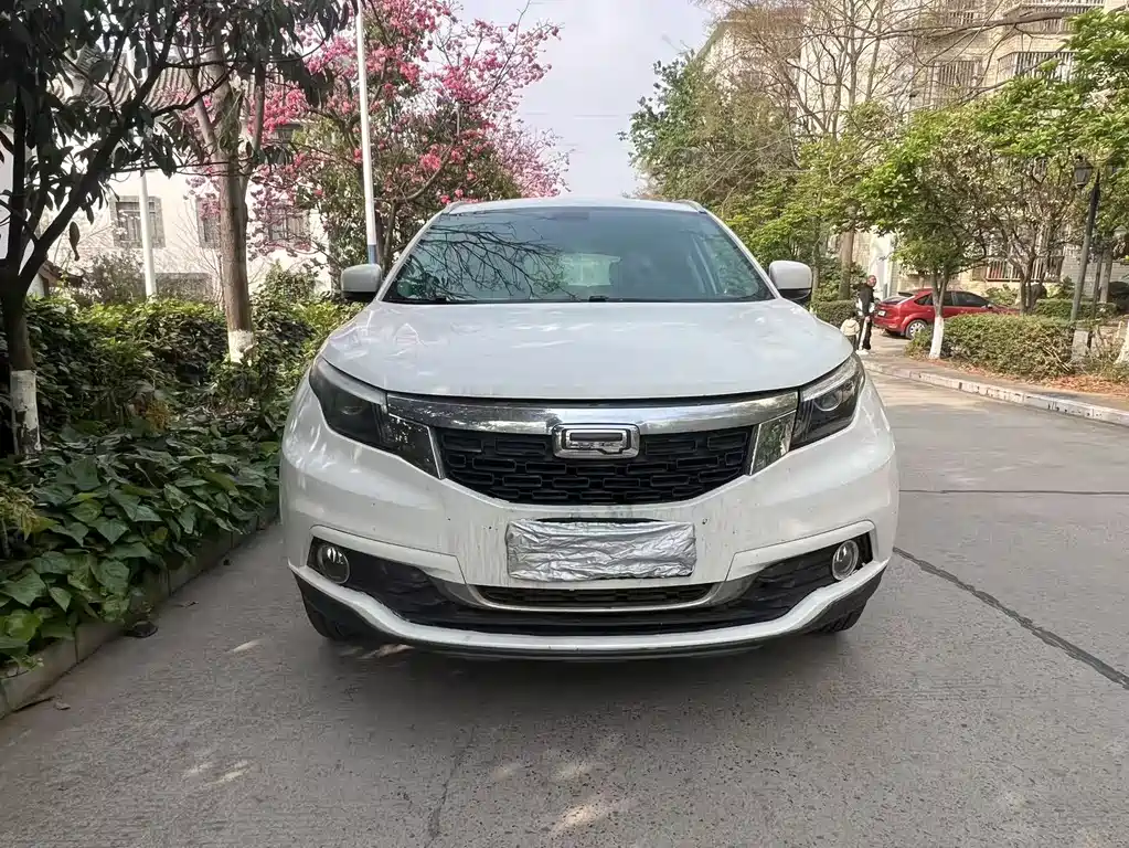 Qoros Qoros 5