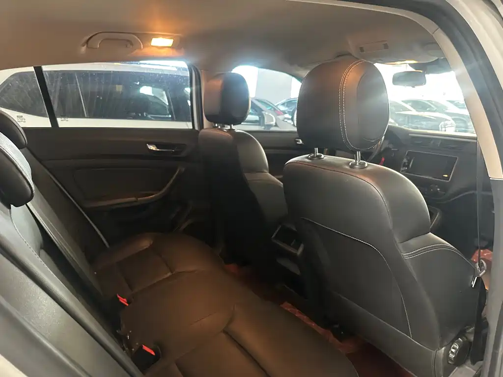 Qoros Qoros 5