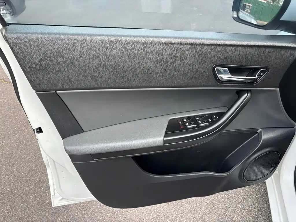 Qoros Qoros 3