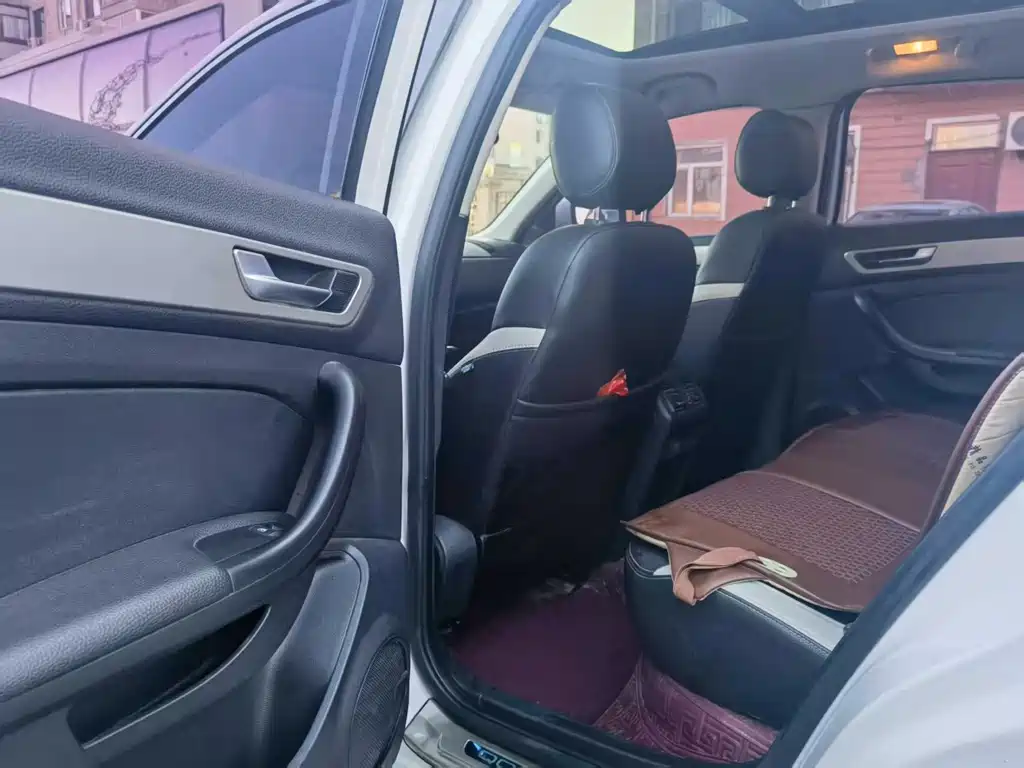 Qoros Qoros 5
