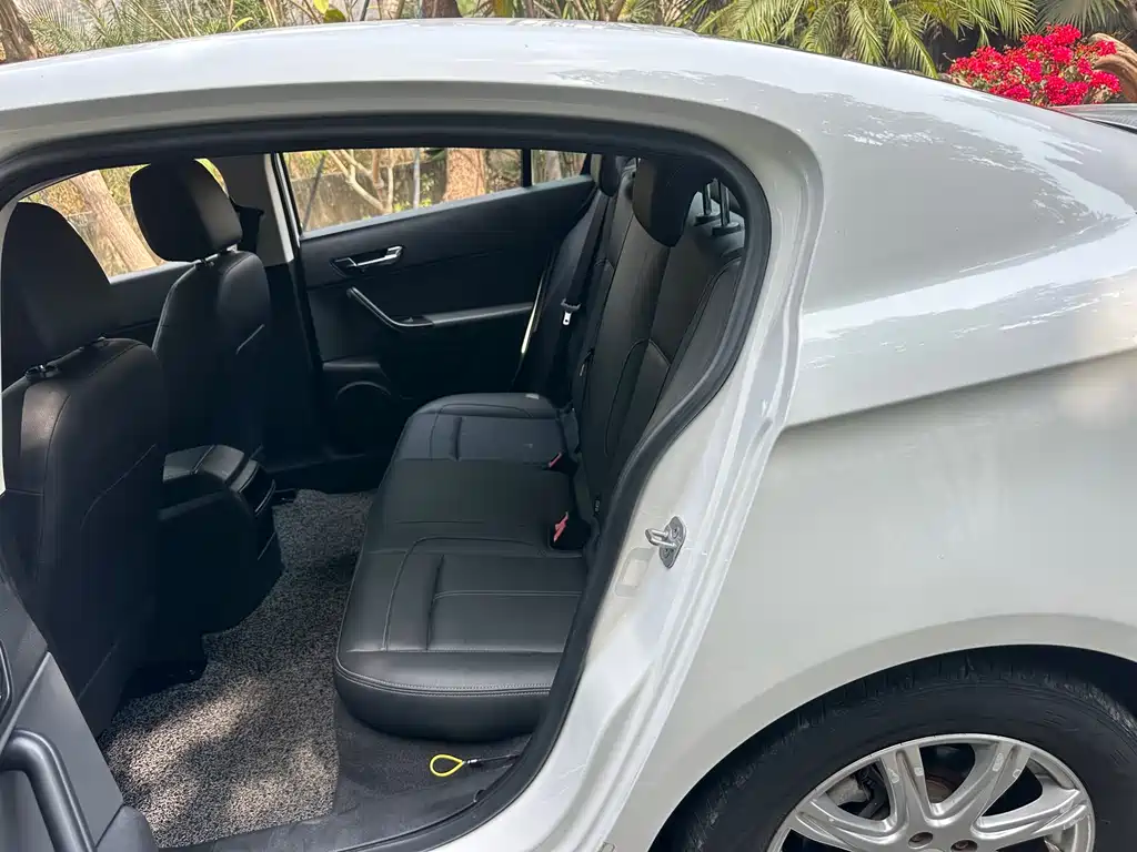 Qoros Qoros 3