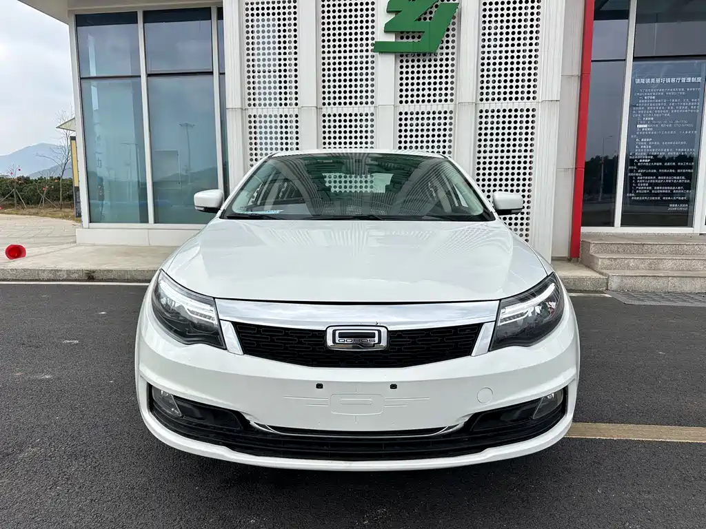 Qoros Qoros 3