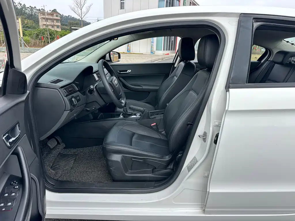 Qoros Qoros 3