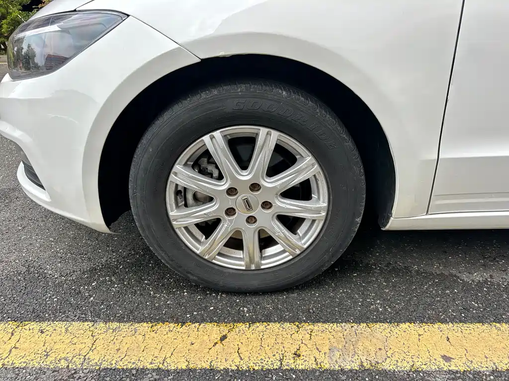 Qoros Qoros 3