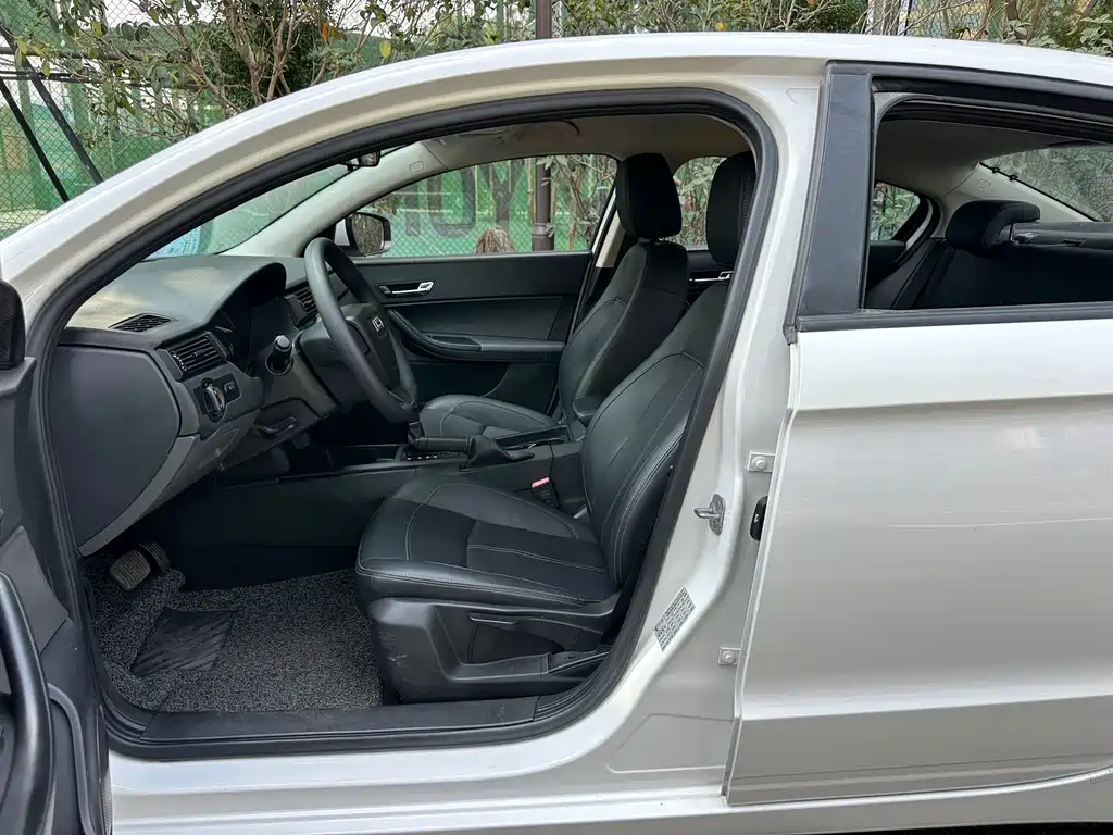 Qoros Qoros 3