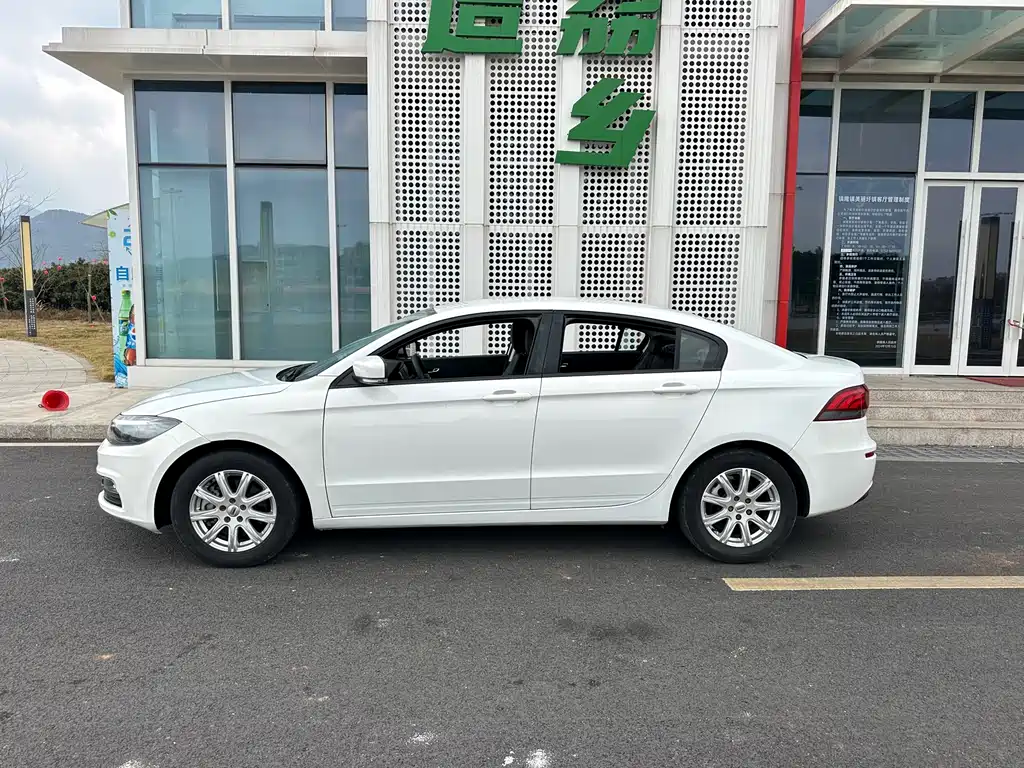 Qoros Qoros 3