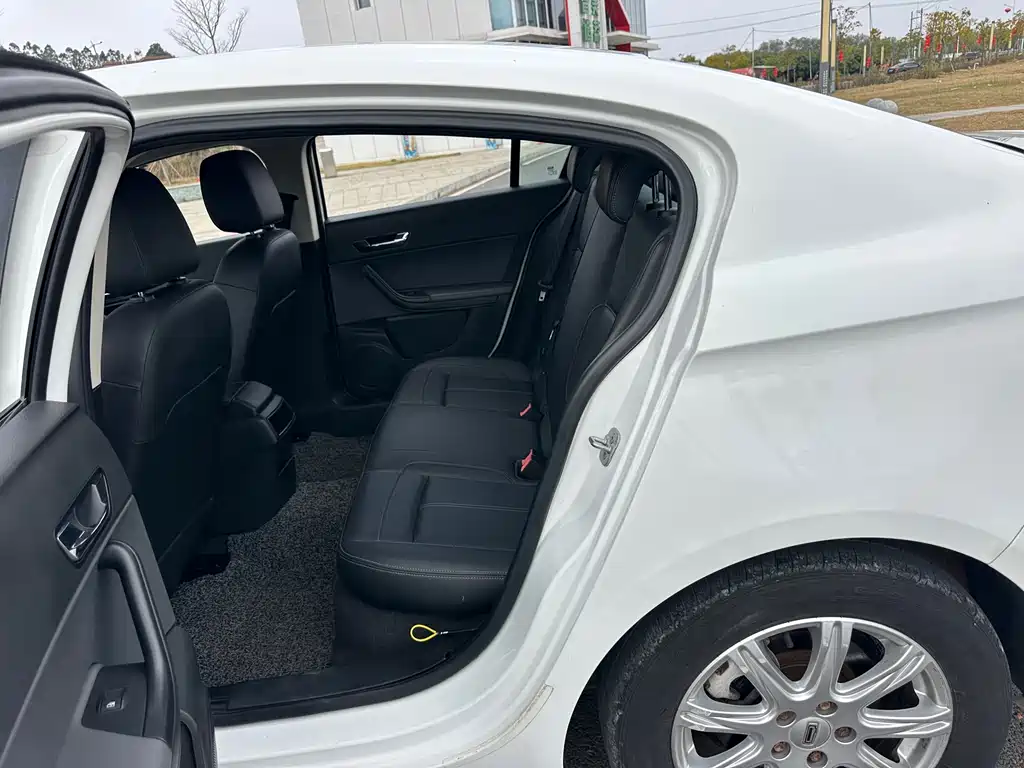Qoros Qoros 3
