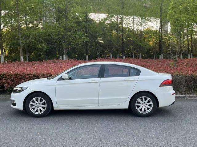 Qoros Qoros 3