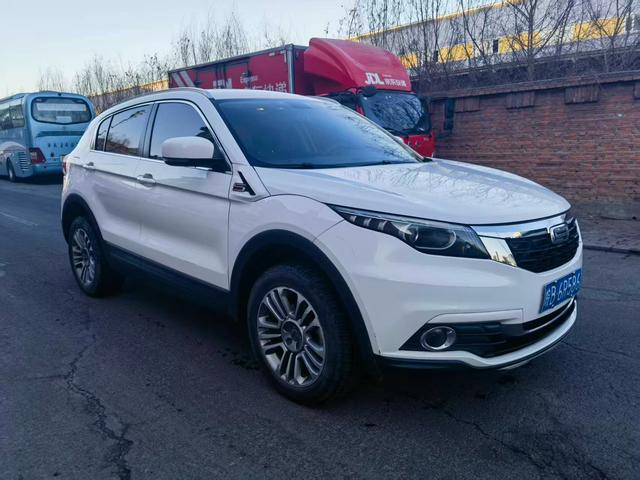 Qoros Qoros 5