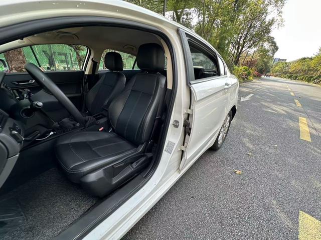 Qoros Qoros 3