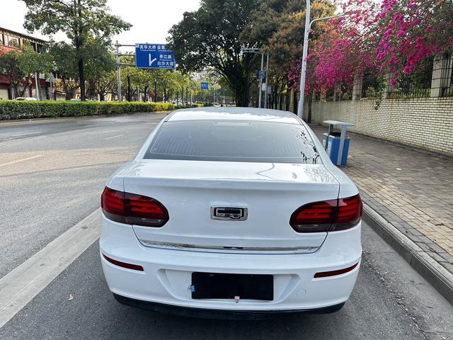 Qoros Qoros 3
