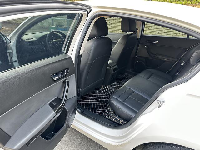 Qoros Qoros 3