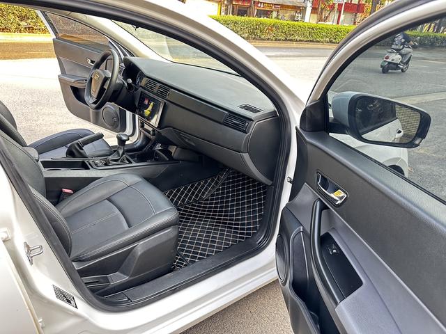 Qoros Qoros 3