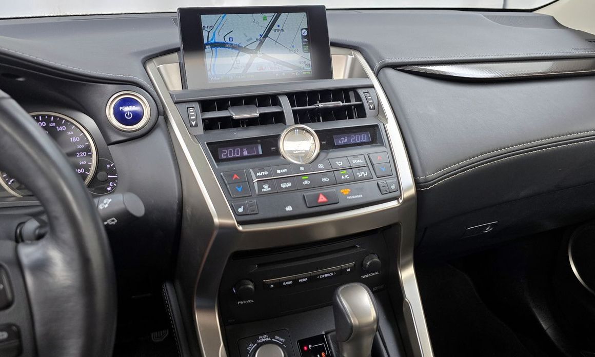 Lexus NX